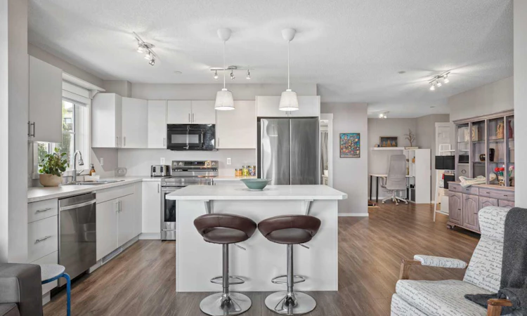 4201-279 Copperpond Common SE
