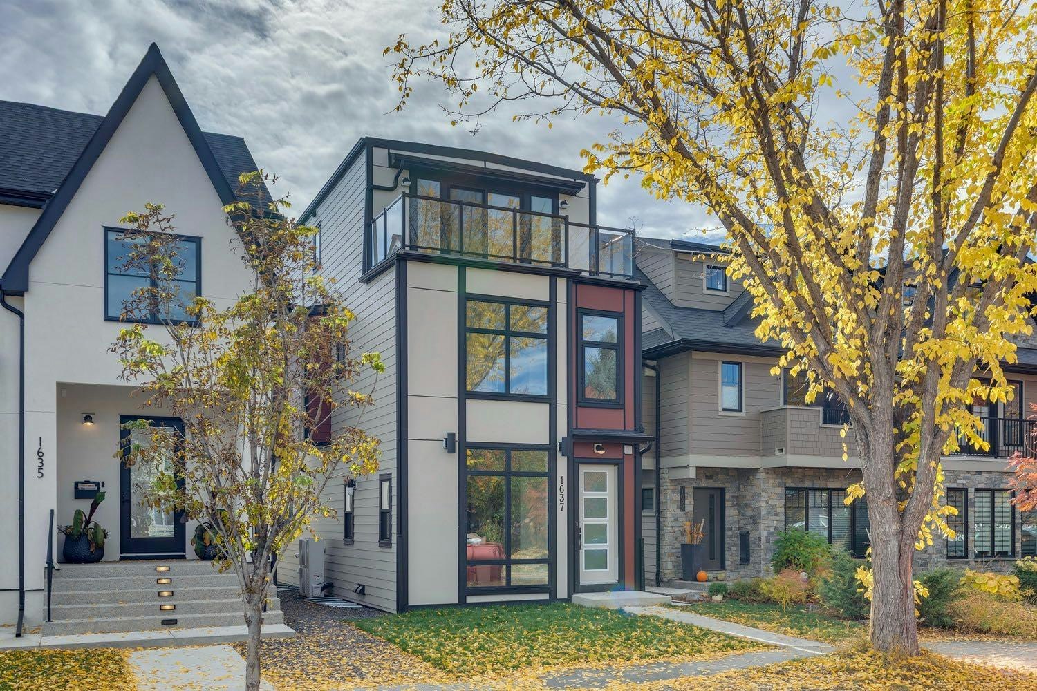 1637 Bowness Road NW, Calgary, AB, T2N 3K1