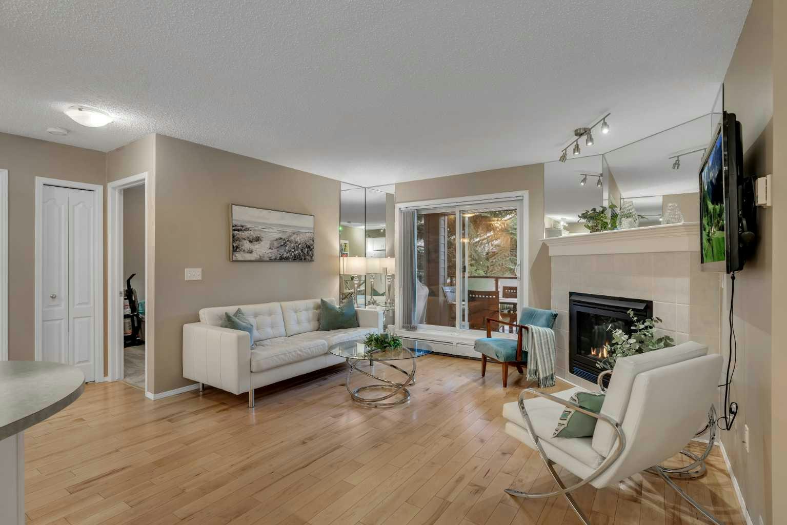 215-10 Sierra Morena Mews SW, Calgary, AB, T3H 3K5