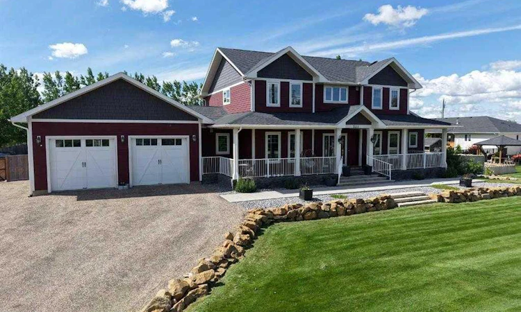 521 12 Ave W