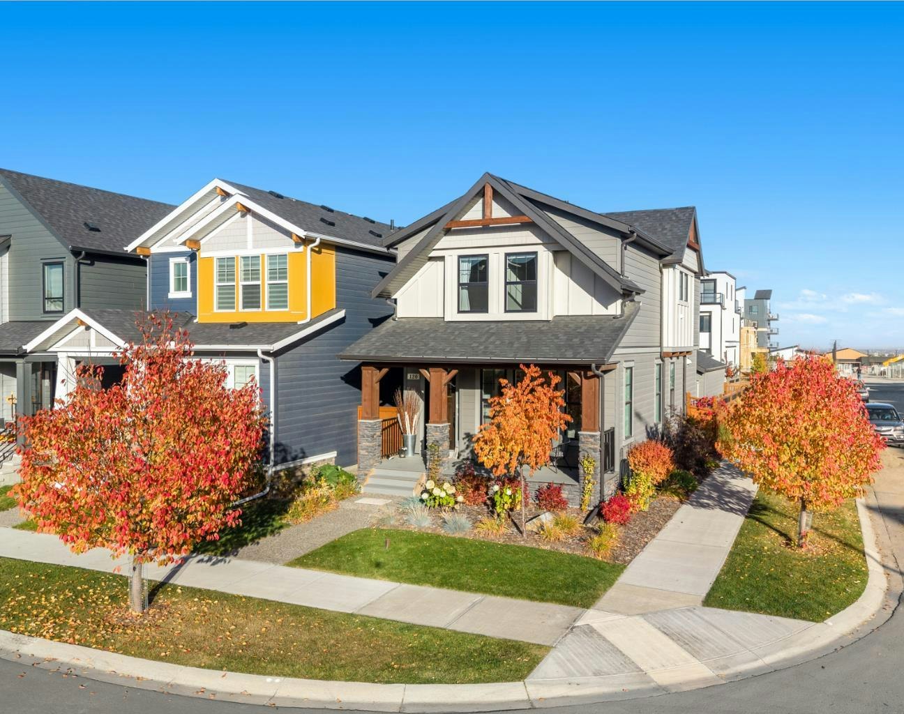120 Treeline Manor SW, Calgary, AB, T2Y 0R7
