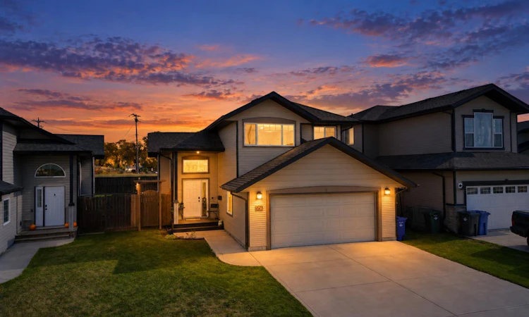 5256 48 Street Close