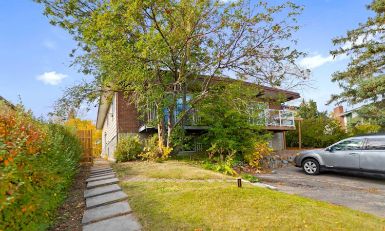 221 Theodore Place NW