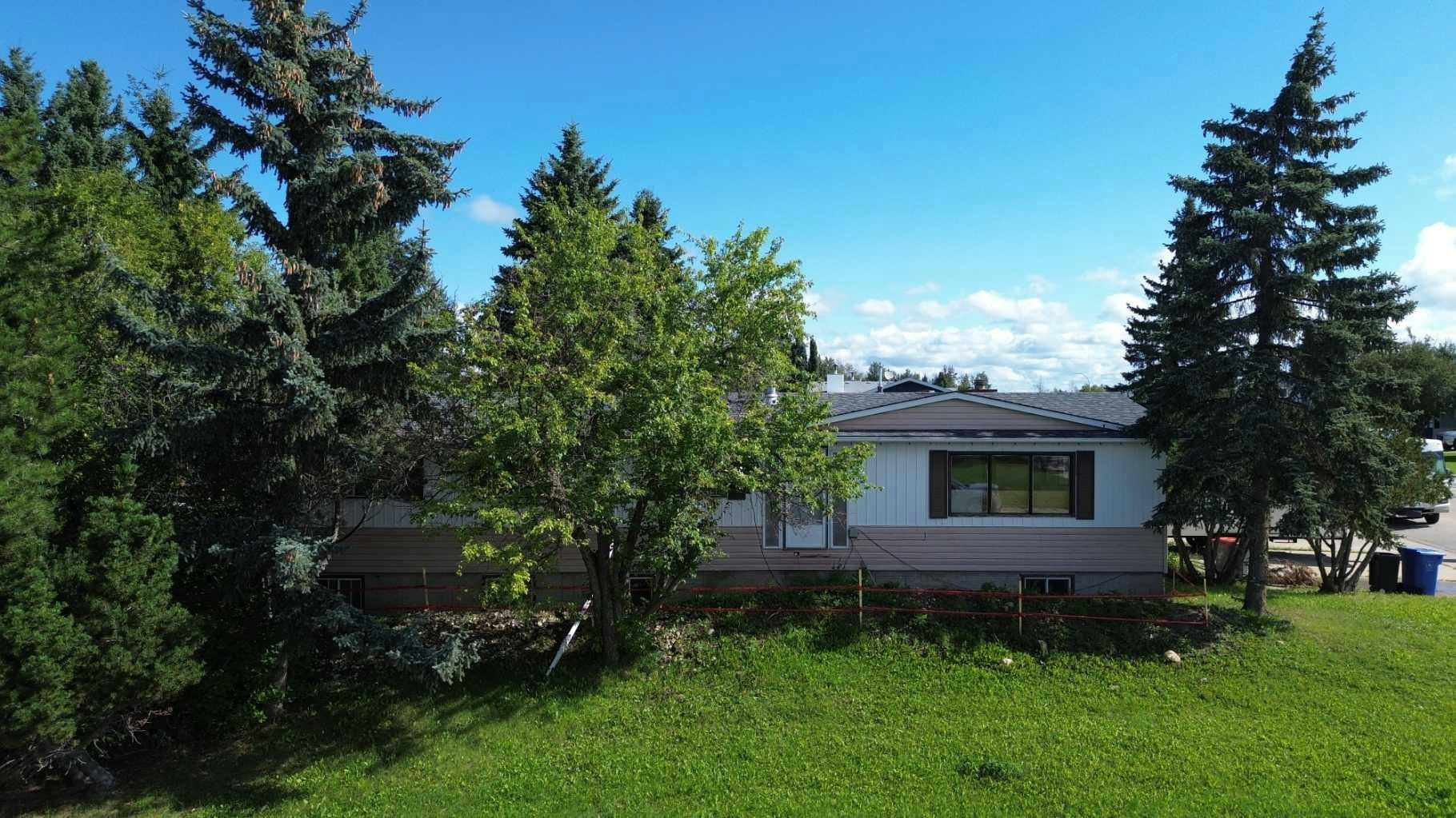 700 8 Street, Fox Creek, AB, T0H 1P0