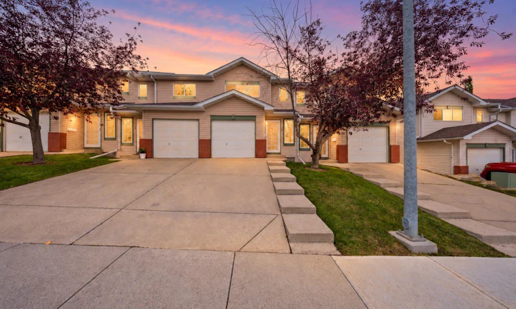 13 Country Hills Rise NW