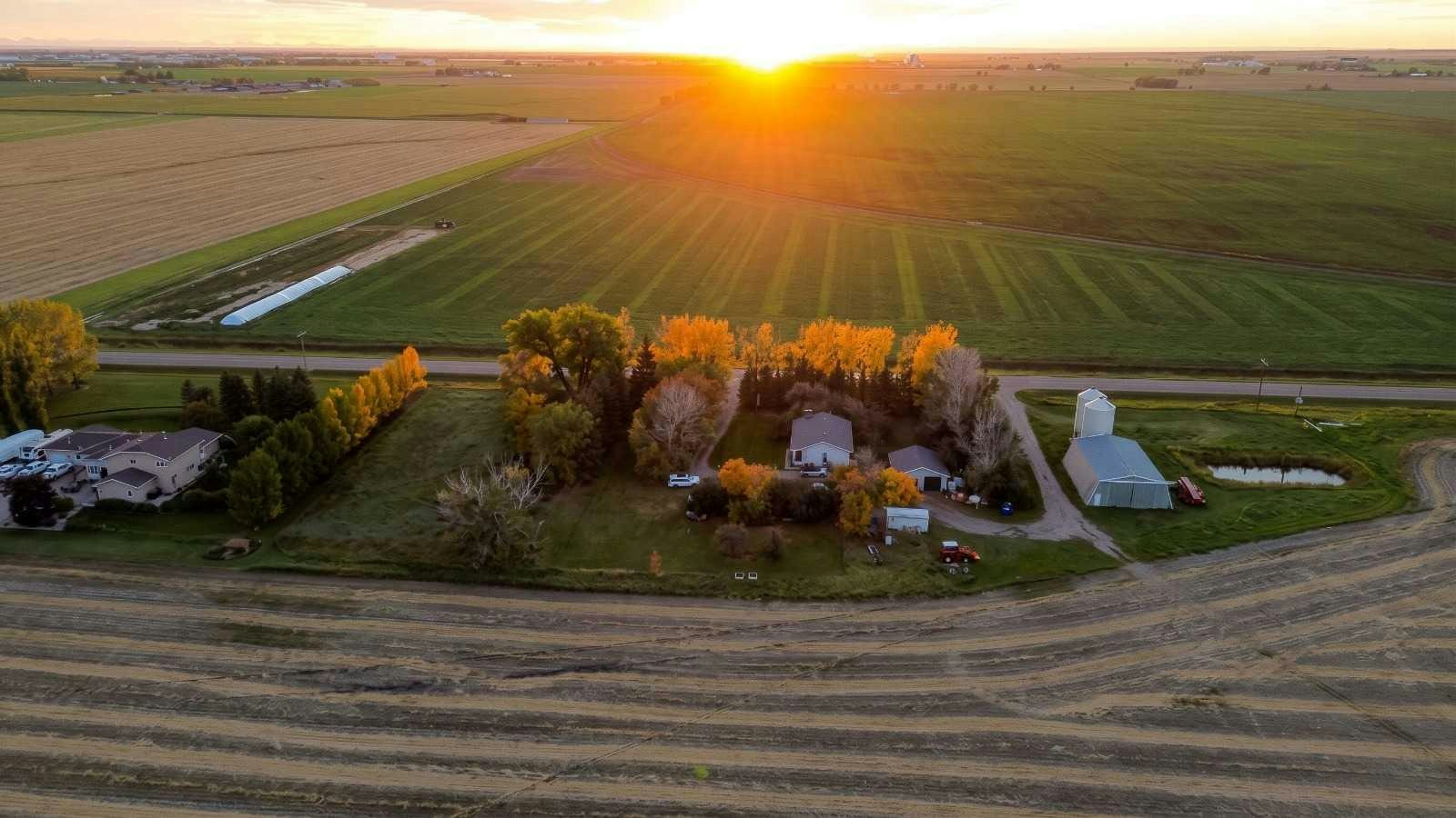 93009 211 Range Road, Lethbridge, AB, T1J 5P3
