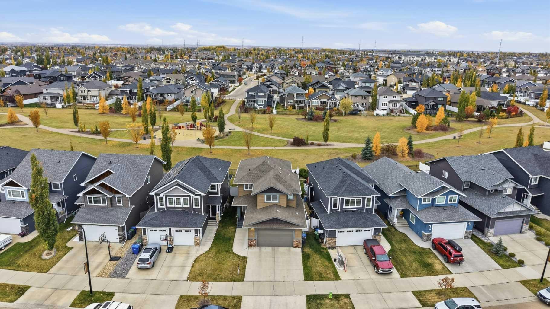 136 Van Slyke Way, Red Deer, AB, T4R 0N5 - 35