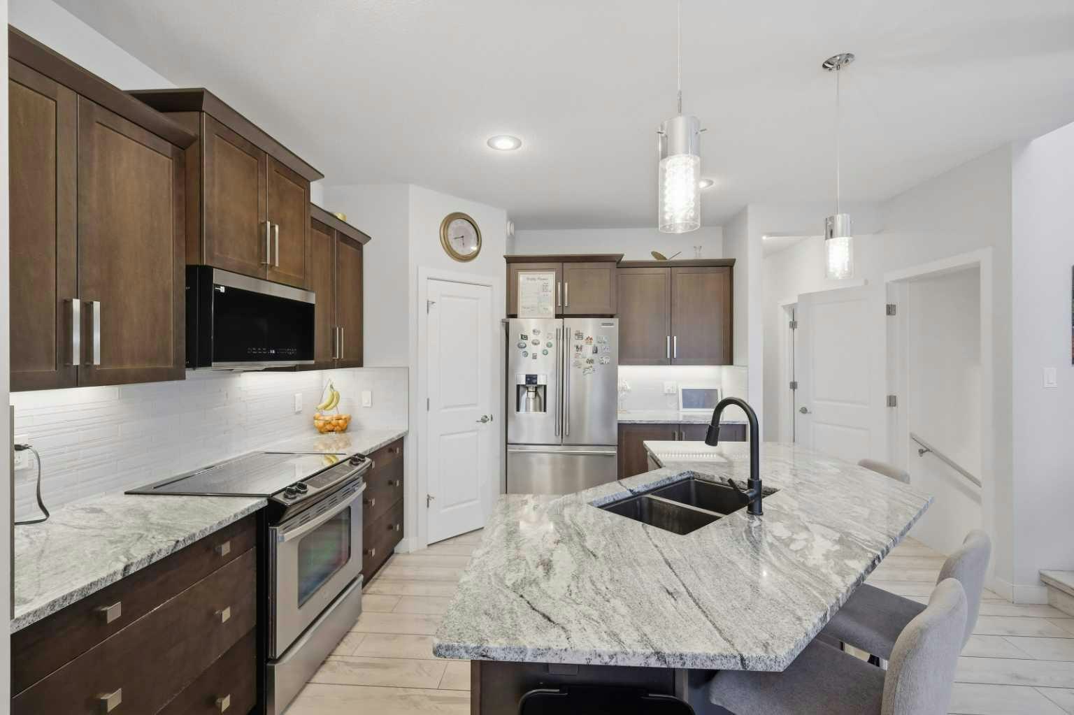 136 Van Slyke Way, Red Deer, AB, T4R 0N5 - 12