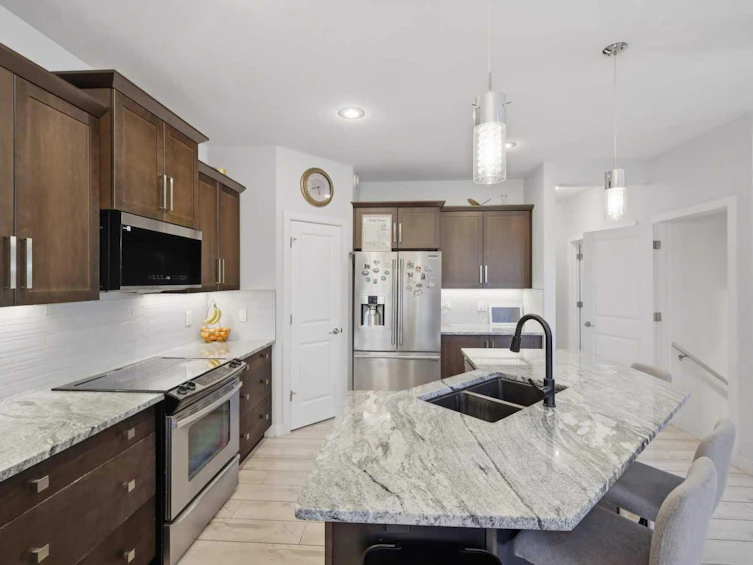 136 Van Slyke Way, Red Deer, AB, T4R 0N5 - 12