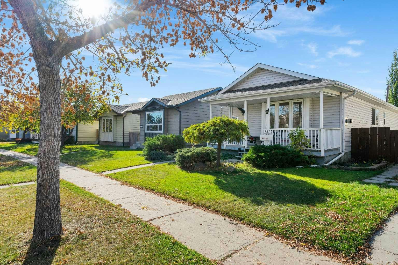 921 Erin Woods Drive SE, Calgary, AB, T2B 2X1