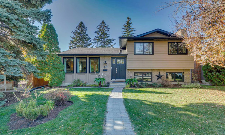 43 Lake Sundance Place SE