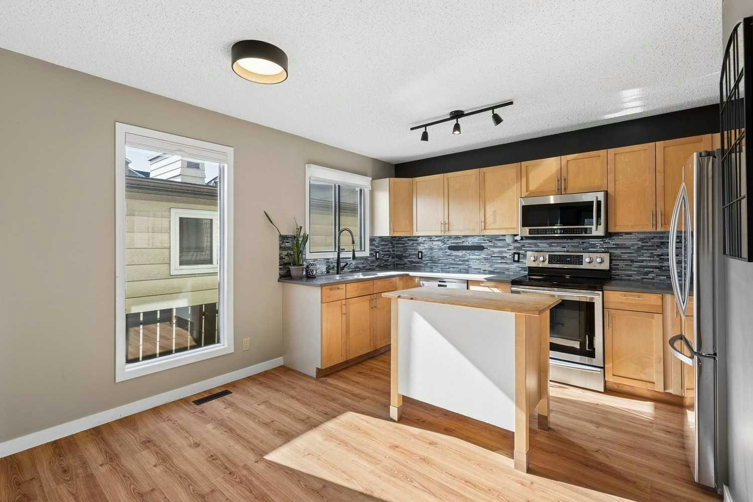 4-1918 24a Street SW, Calgary, AB, T3E 1V3