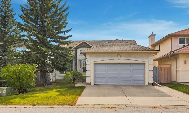 51 Edgebrook Circle NW