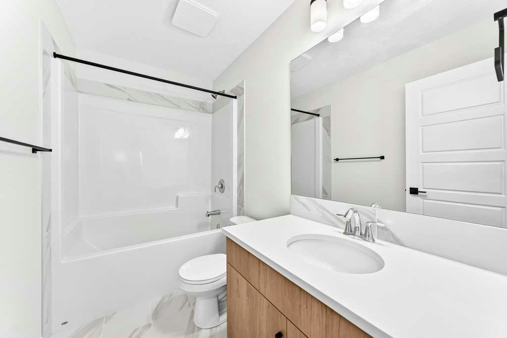 28 Veranda Boulevard SW, Calgary, AB, T2Y 0S7 - 28