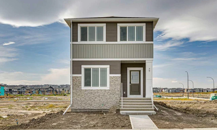 79 Lewiston Park NE
