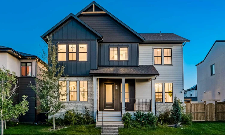 19 Bluerock Avenue SW