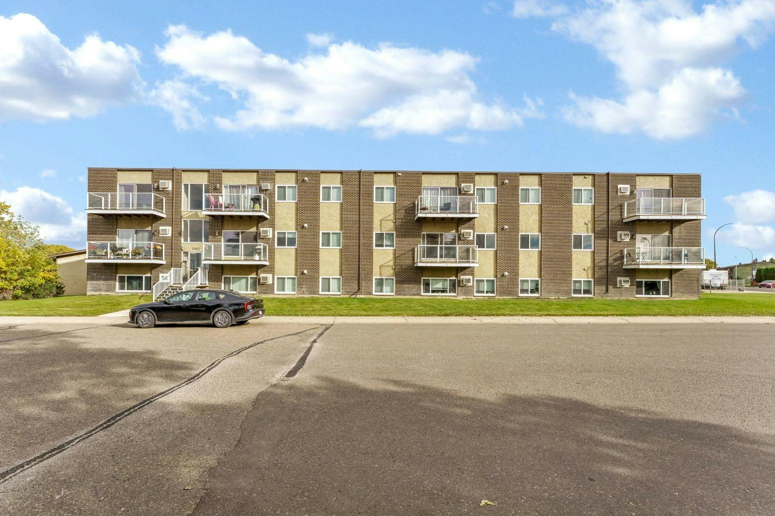 301-2987 Dunmore Road SE, Medicine Hat, AB, T1B 1E1