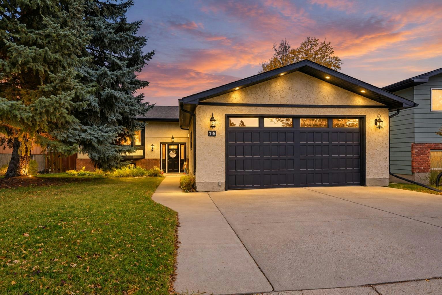 16 Robinson Drive, Okotoks, AB, T1S 1C4