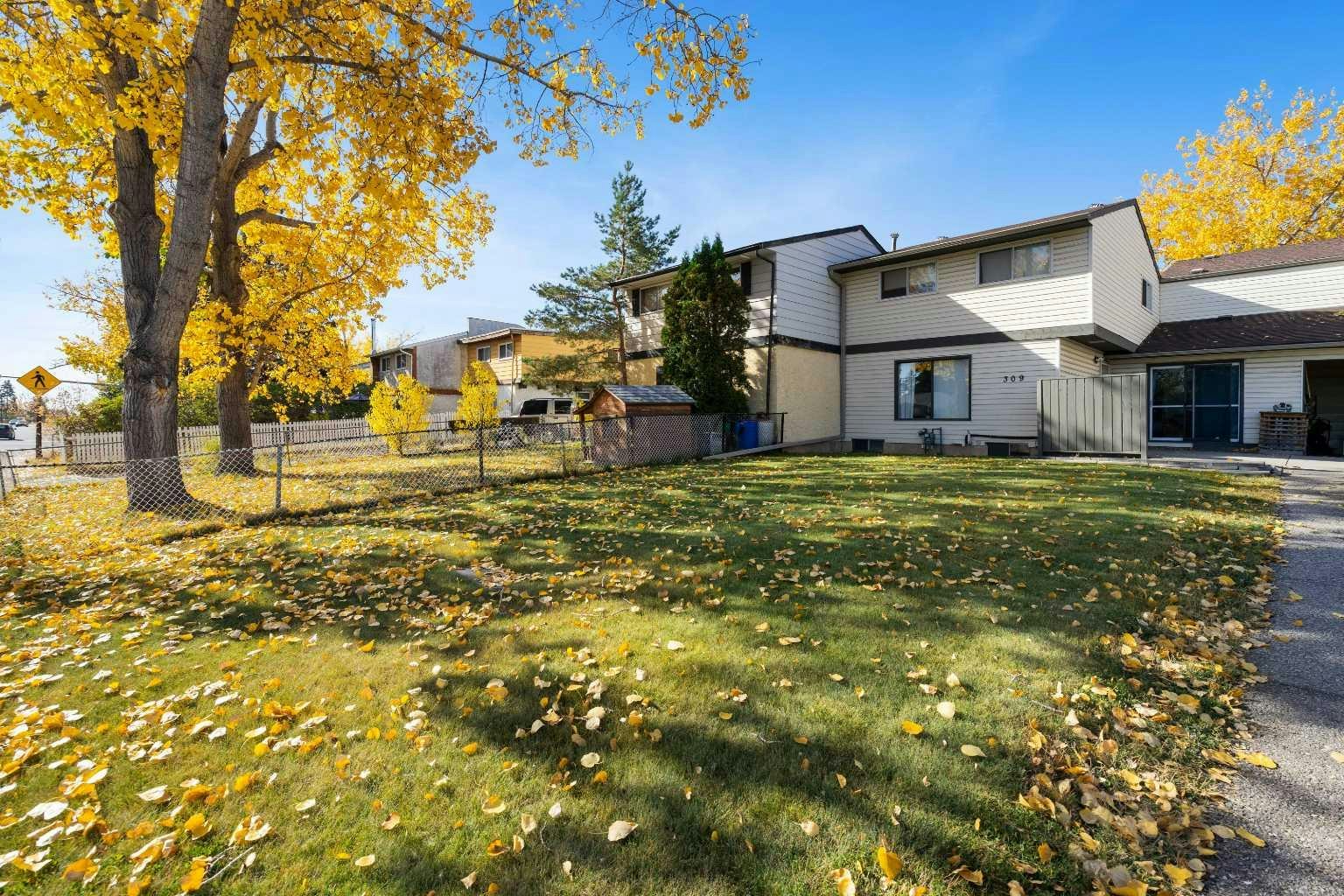 309 44 Street SE, Calgary, AB, T2A 3E3