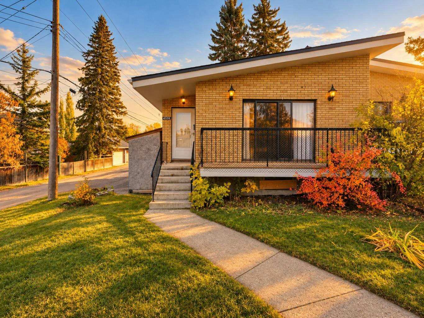 4108 67 Street NW, Calgary, AB, T3B 2J3