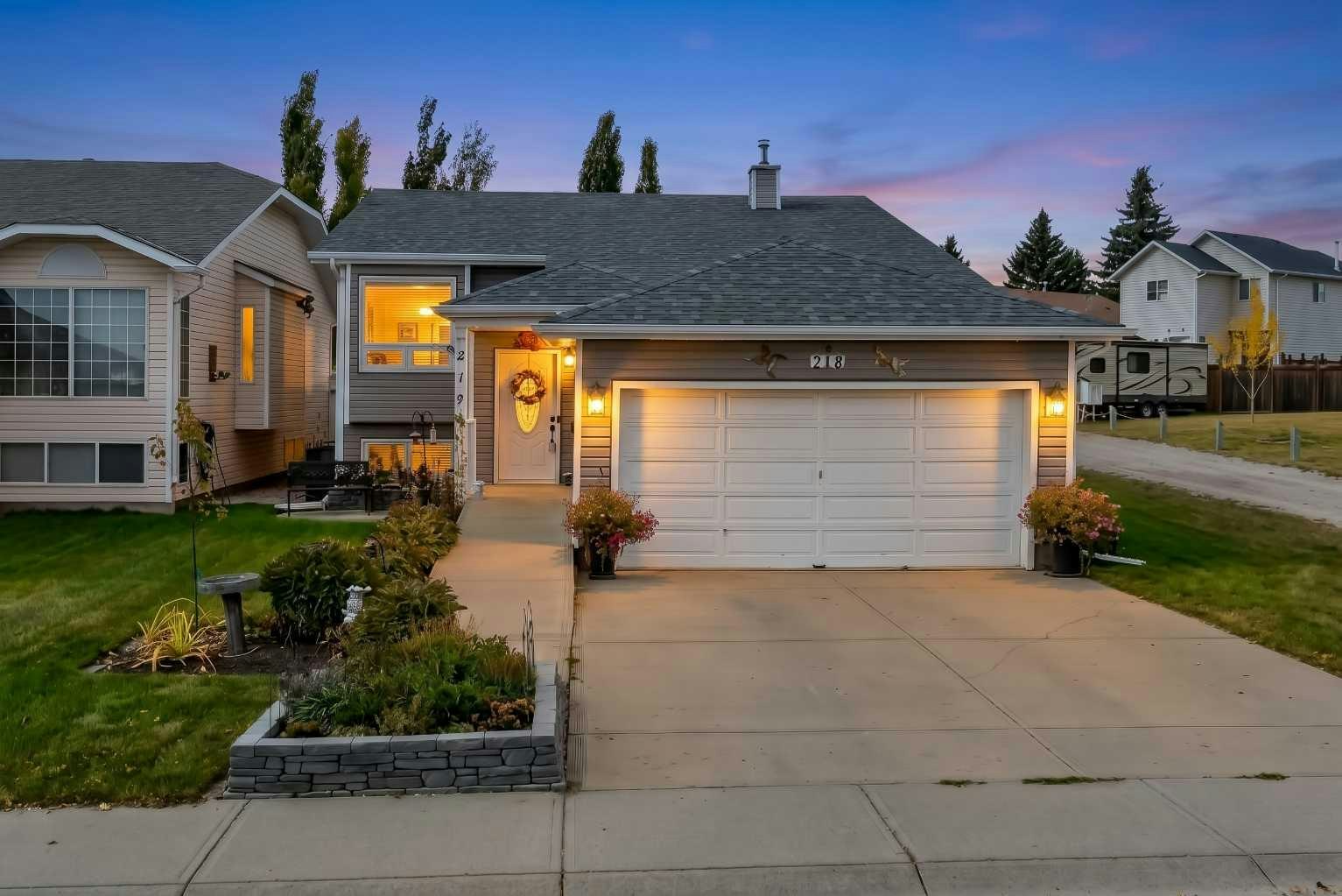 218 Coventry Close NE, Calgary, AB, T3K 4A5