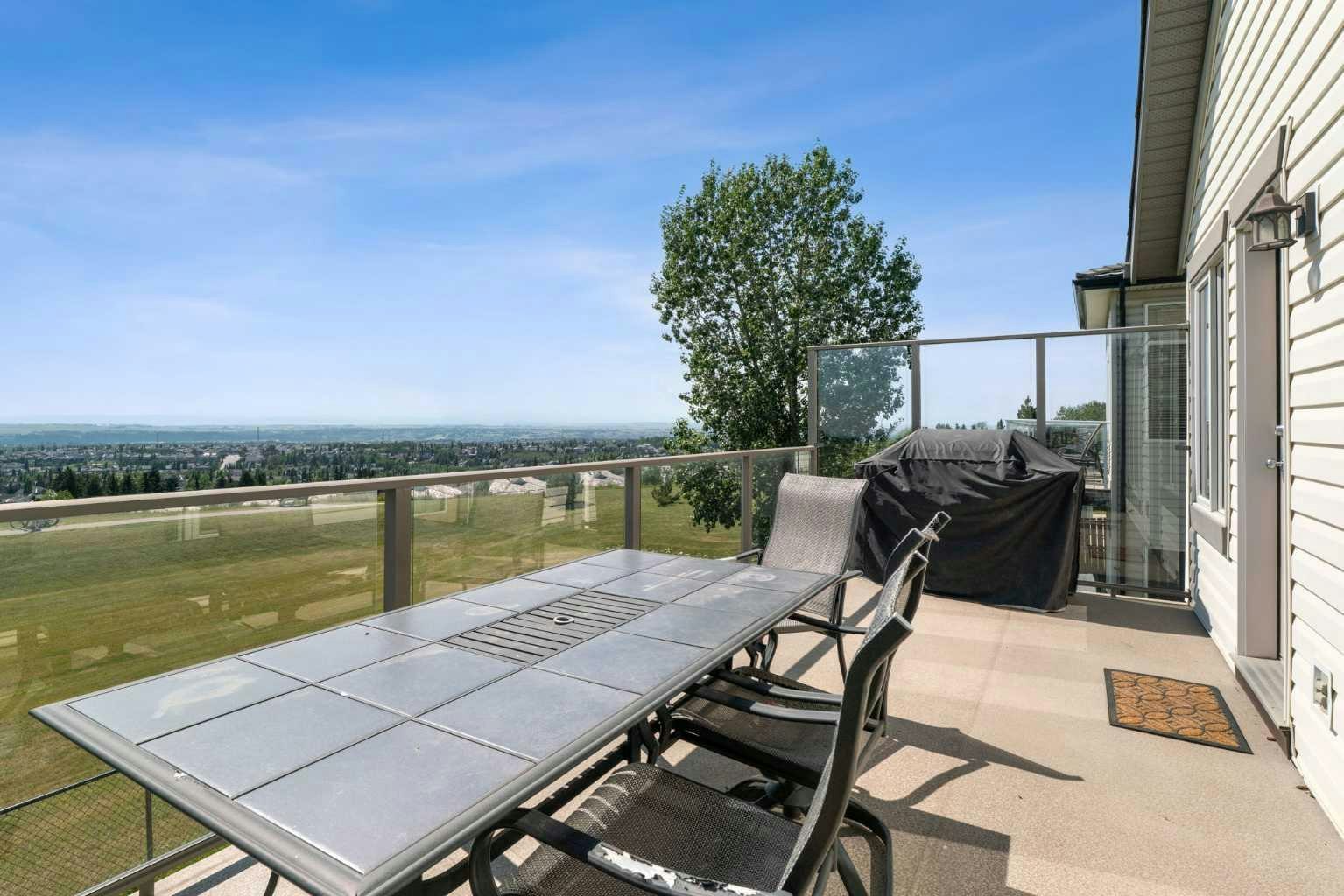 215 Rocky Ridge Drive NW, Calgary, AB, T3G 4M1