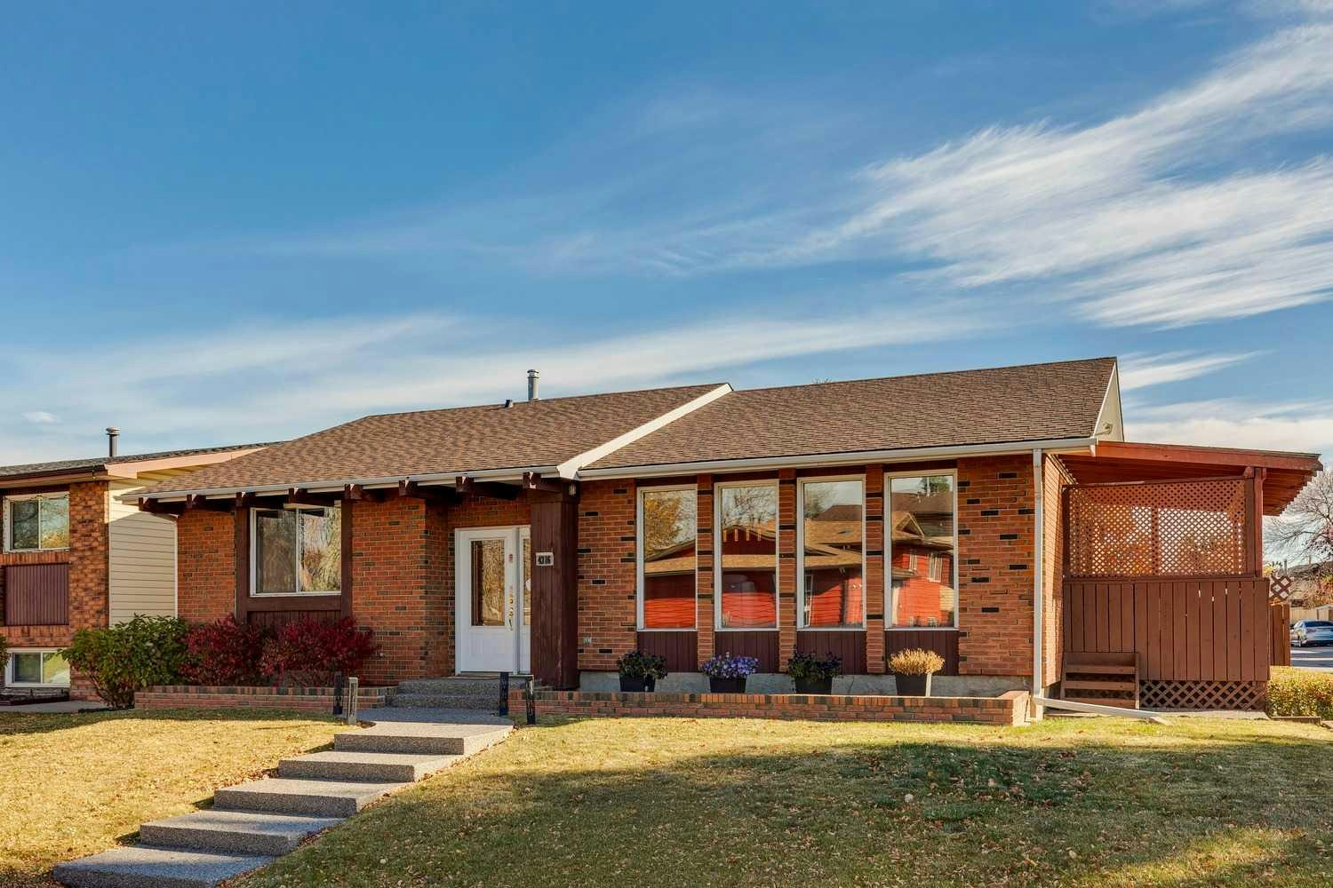 4316 53 Street NE, Calgary, AB, T1Y 4B3