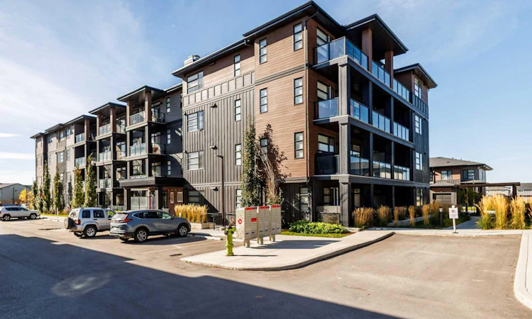2205-55 Lucas Way NW