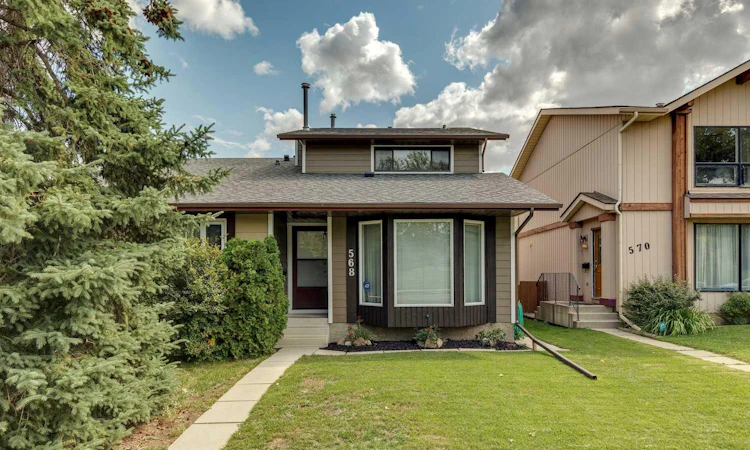 568 Strathcona Drive SW