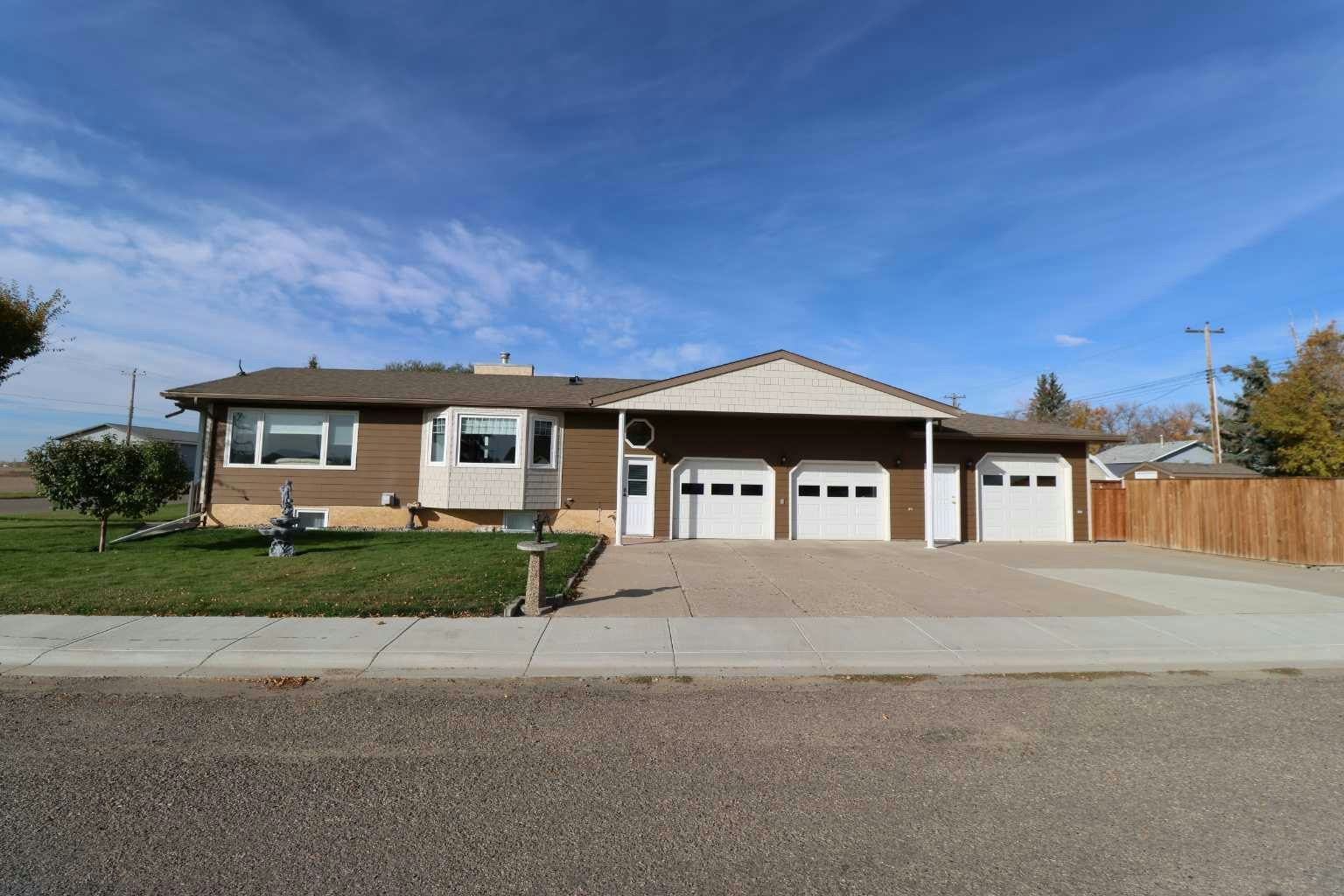 704 1 Ave, Vauxhall, AB, T0K 2K0