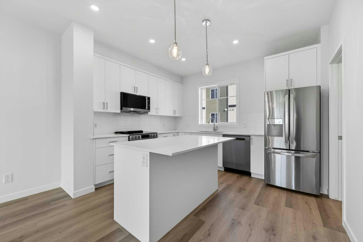26 Creekside Avenue SW, Calgary, AB, T2X 6E2