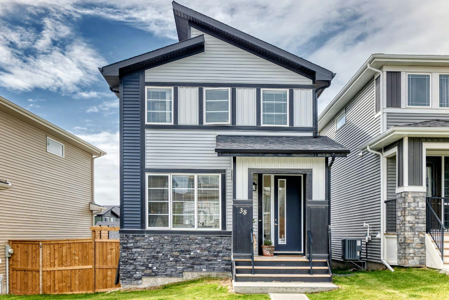 38 Precedence Glen, Cochrane, AB, T4C 2W7