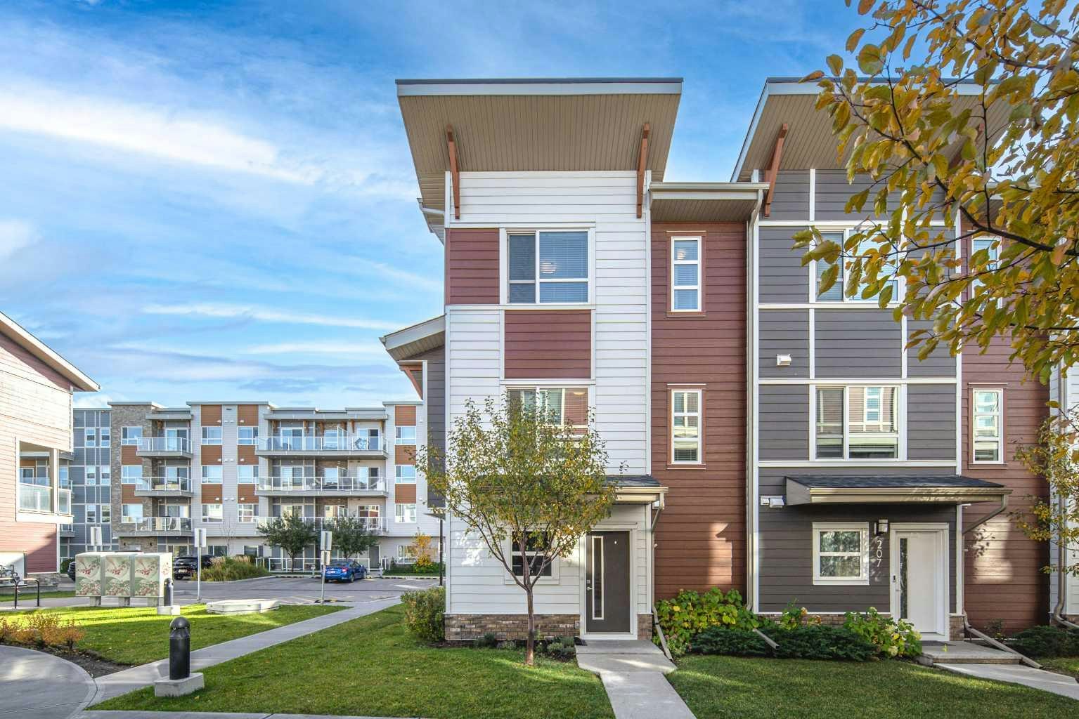 209 Harvest Hills Common NE, Calgary, AB, T3K 2M7