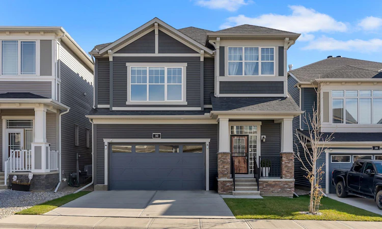 32 Carrington Manor NW