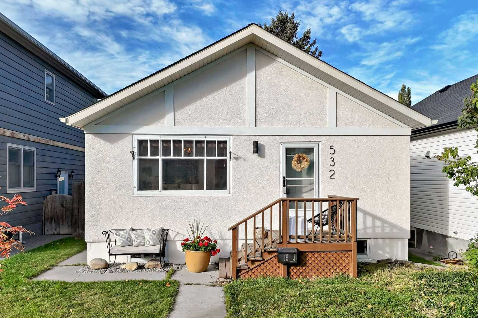 532 18 Avenue NW, Calgary, AB, T2M 0T6
