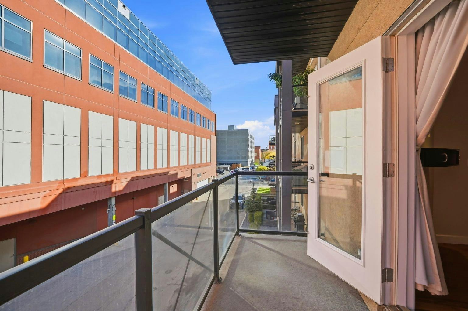311-910 18 Avenue SW, Calgary, AB, T2T 0H1 - 18