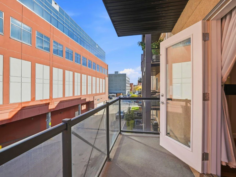 311-910 18 Avenue SW, Calgary, AB, T2T 0H1 - 18