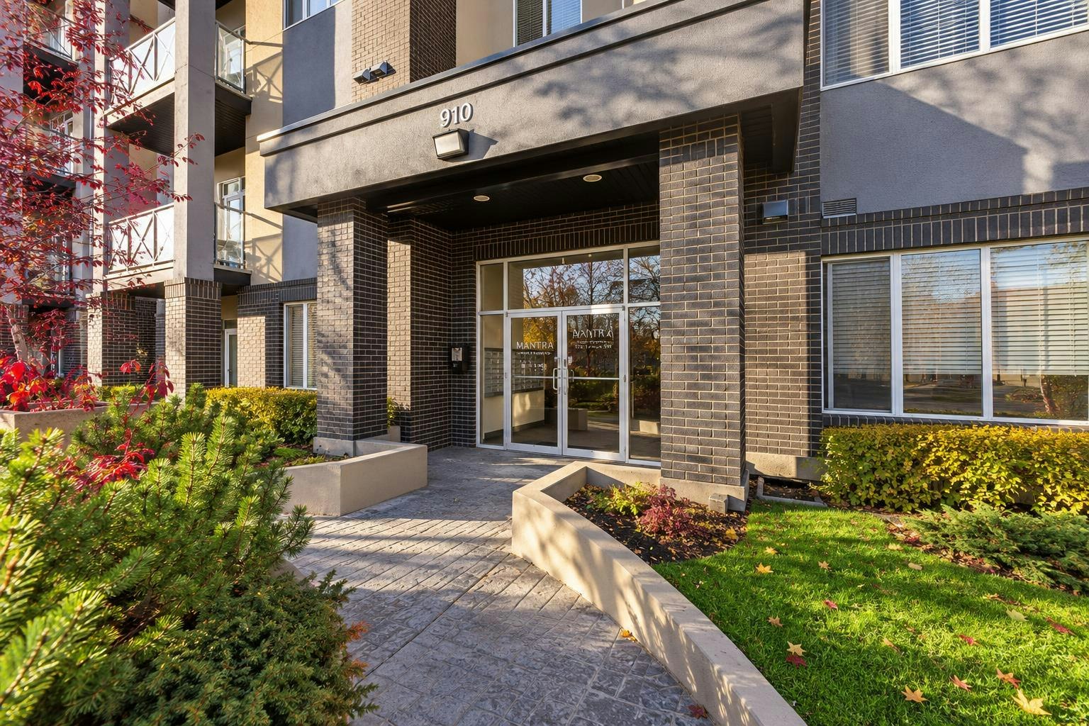311-910 18 Avenue SW - 4