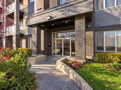 311-910 18 Avenue SW - 4