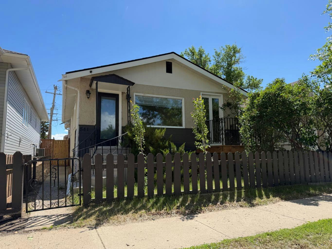 541 3 Avenue W, Drumheller, AB, T0J 0Y3