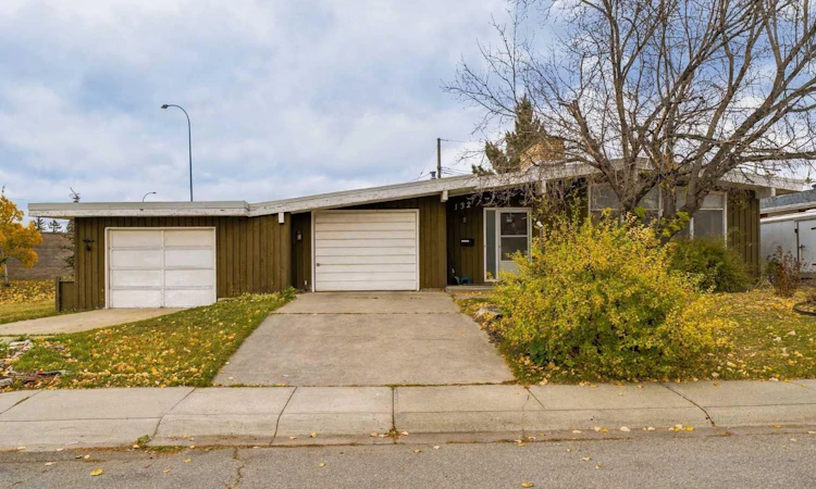 132 Lake Wapta Rise SE