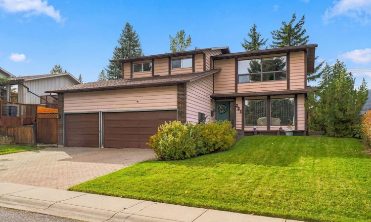 331 Oakfern Crescent SW