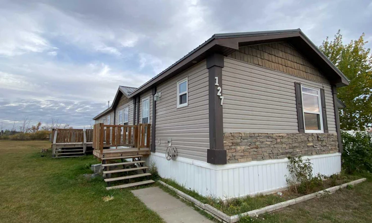 127 Meadowplace Drive E