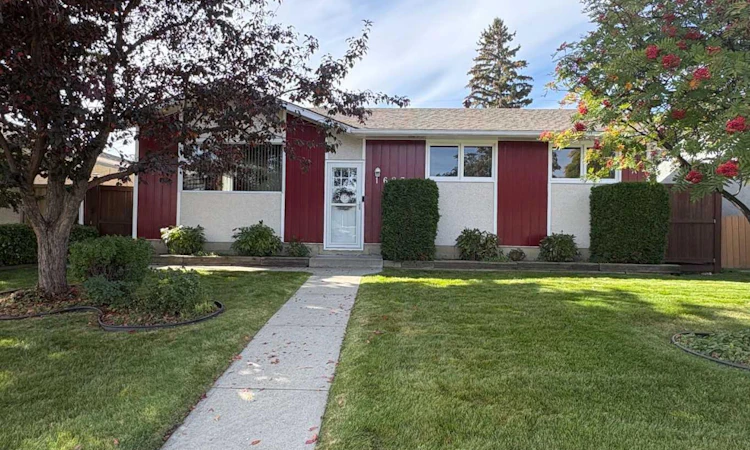 1623 Rouleau Crescent SE