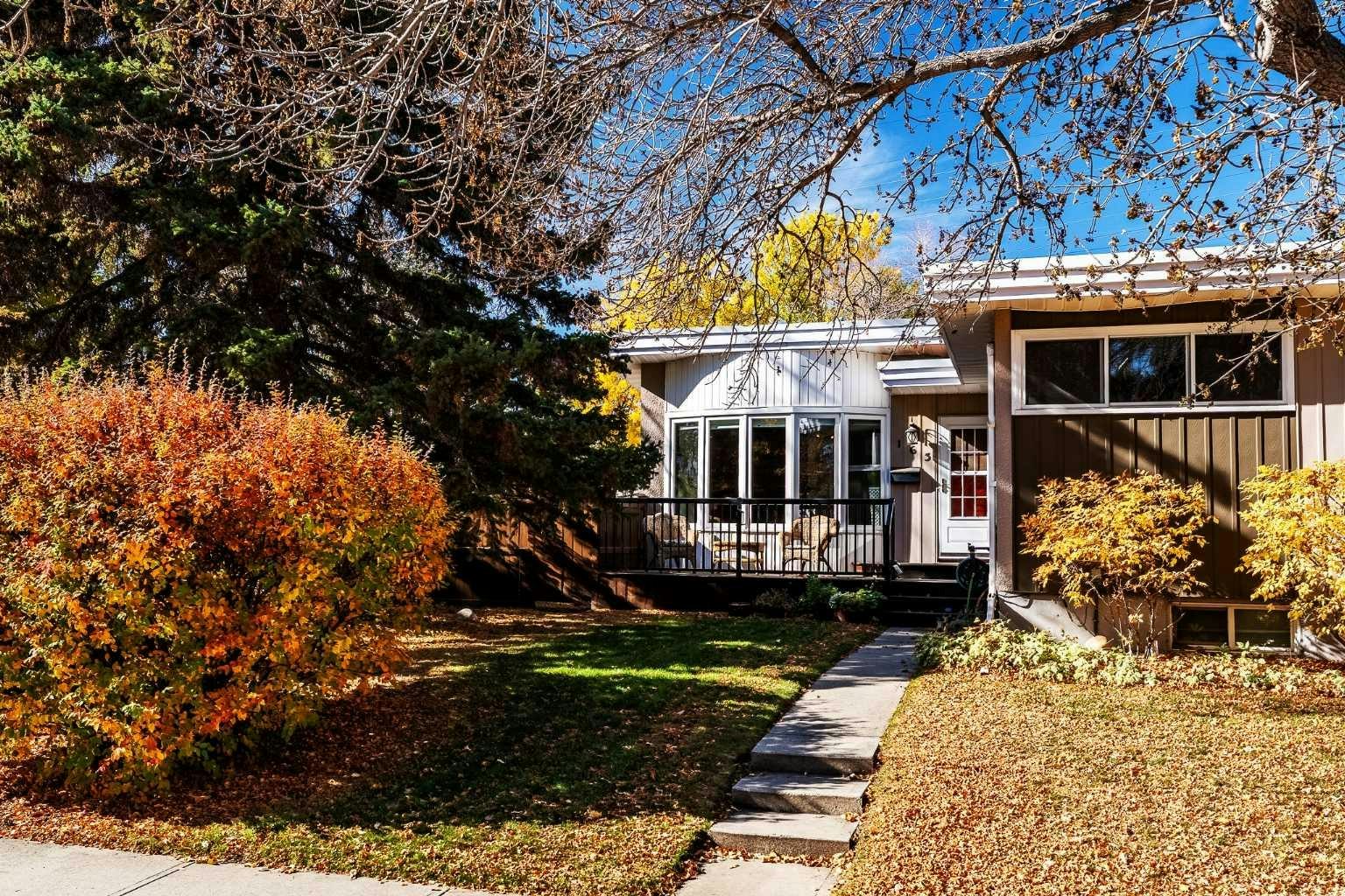 163 Westwood Drive SW, Calgary, AB, T3C 2W2