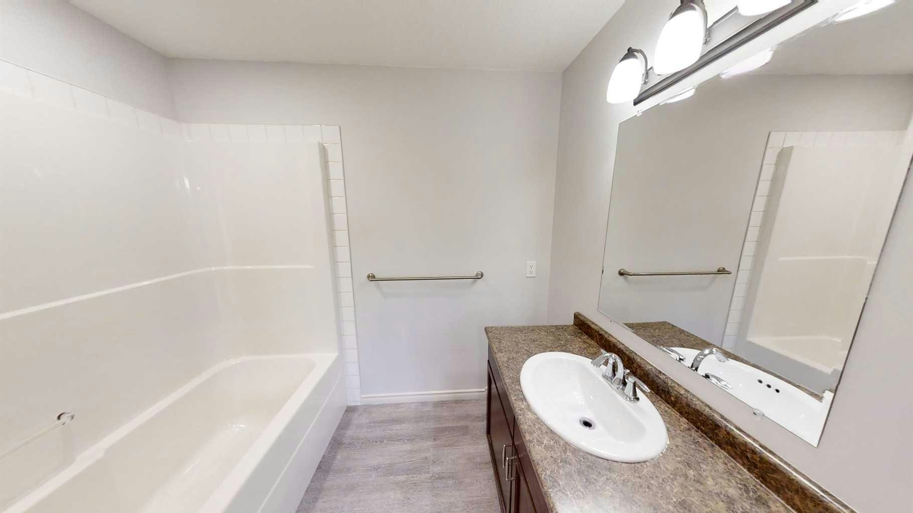 B-10506 98a Street, County of Grande Prairie, AB, T8X 5G1 - 6