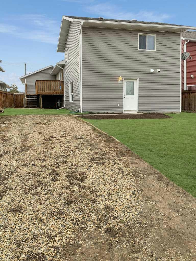 B-10506 98a Street, County of Grande Prairie, AB, T8X 5G1