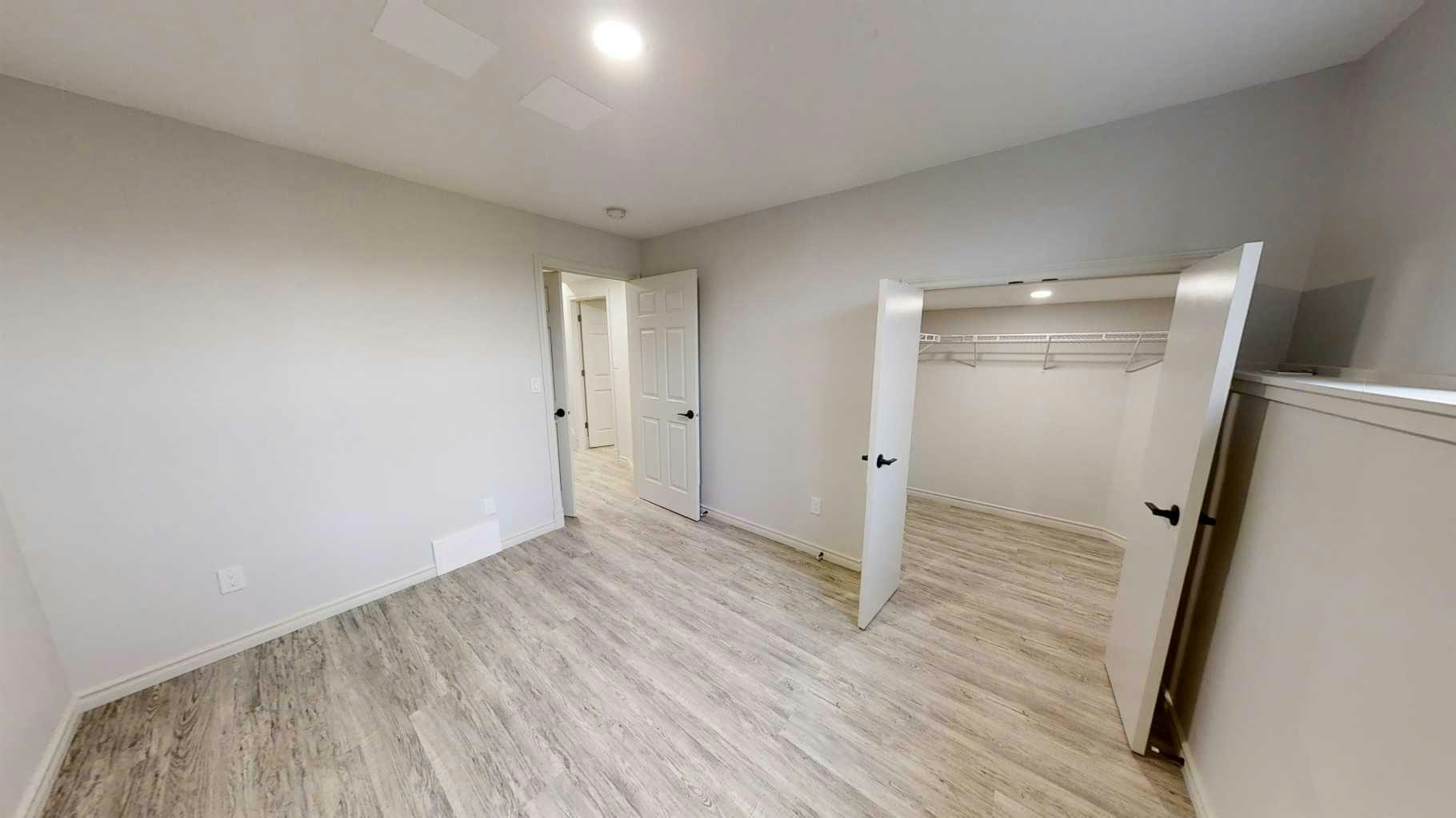 B-10506 98a Street, County of Grande Prairie, AB, T8X 5G1 - 12