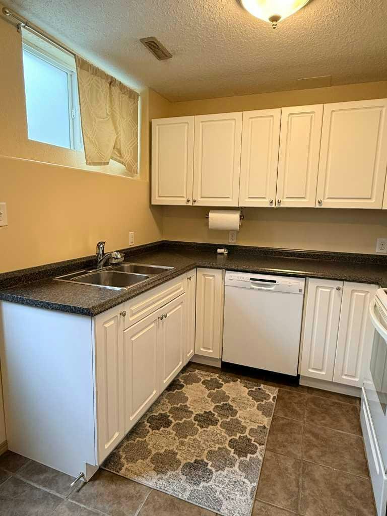 300 Tartan Circle W, Lethbridge, AB, T1J 0Z1 - 11