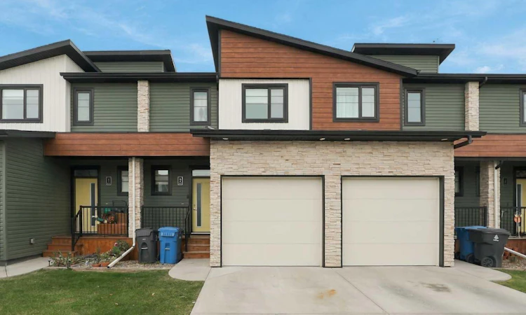 2-466 Highlands Boulevard W